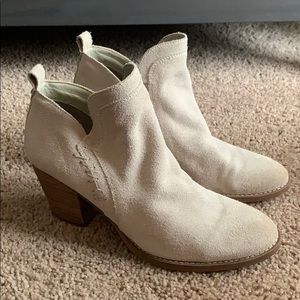 Sam Edelman- Off-white suede booties